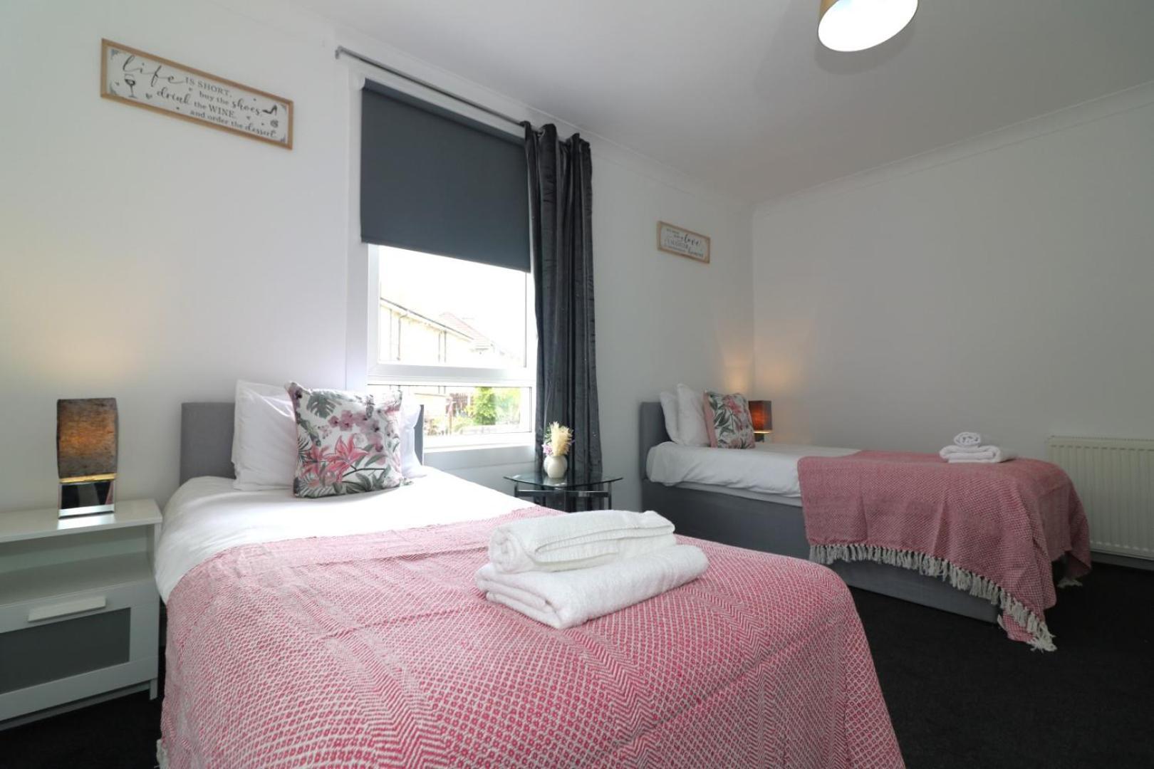 Apartamento Signature - Gartlea House Airdrie Exterior foto